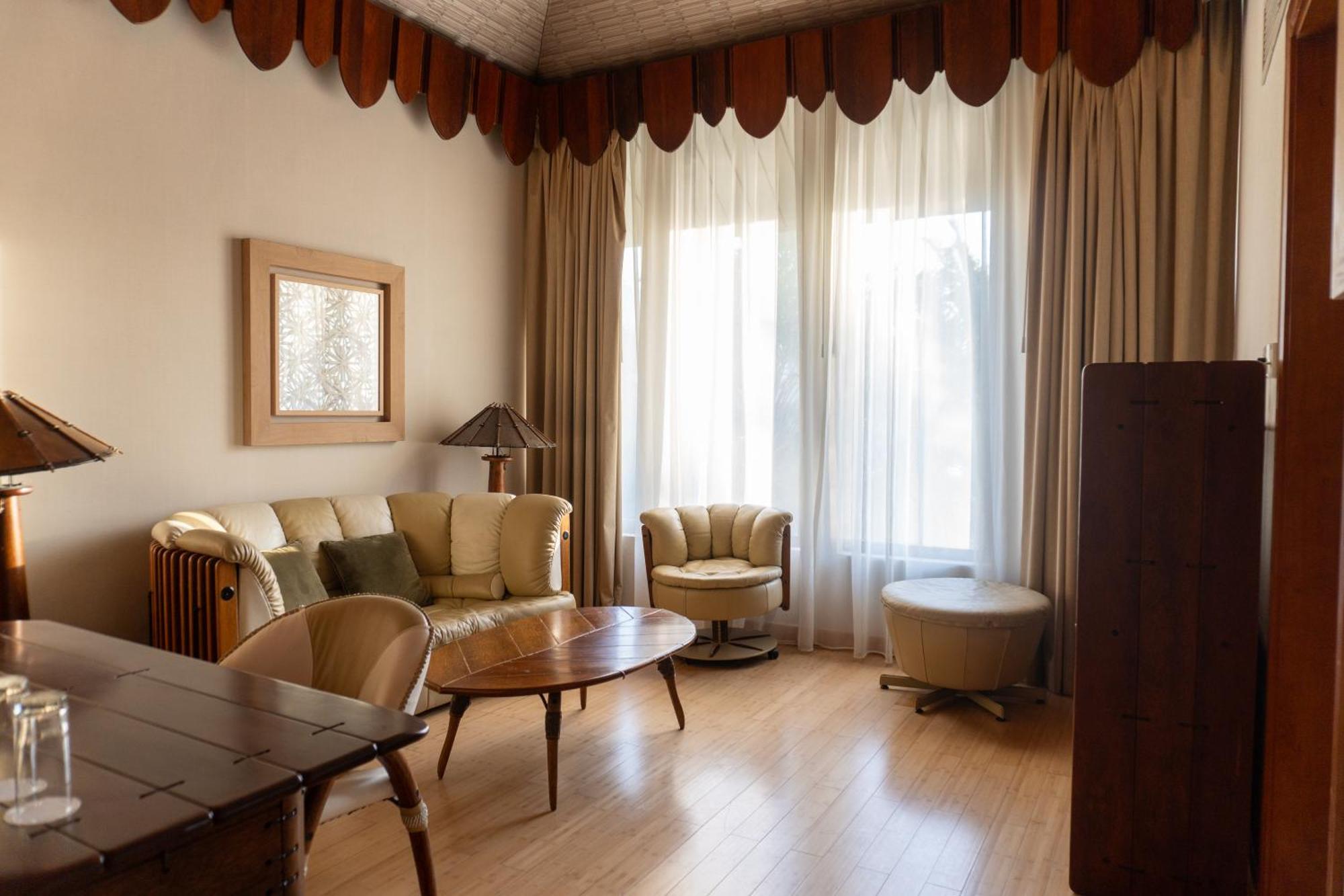 Palavra Resort Manama Eksteriør billede A living room