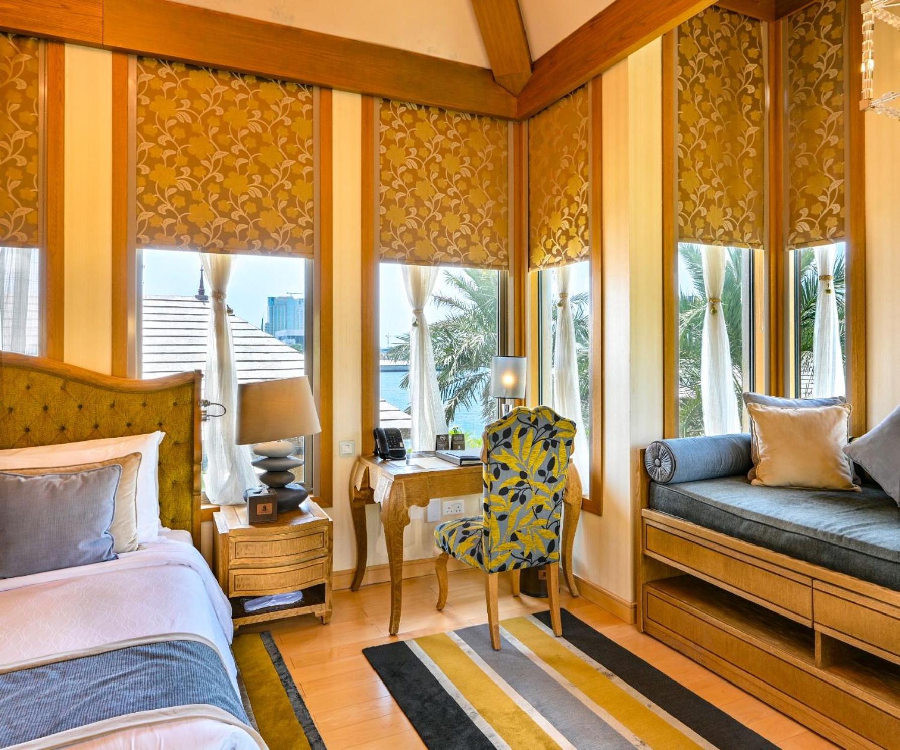 Palavra Resort Manama Eksteriør billede A room at the Oberoi Dubai