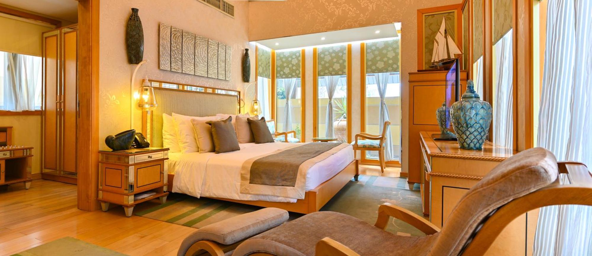 Palavra Resort Manama Eksteriør billede A bedroom at the Taj Bengal